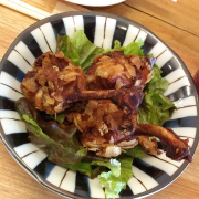 カレー味の骨付きから揚げ