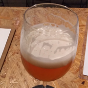 「杏杏（きょんきょん）」。見た目は普通のビールなのに・・・